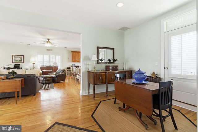 33 SANDS POINT RD, Waretown, NJ 08758