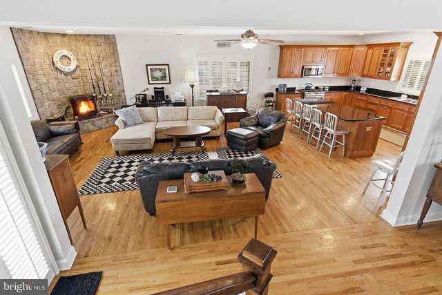 33 SANDS POINT RD, Waretown, NJ 08758