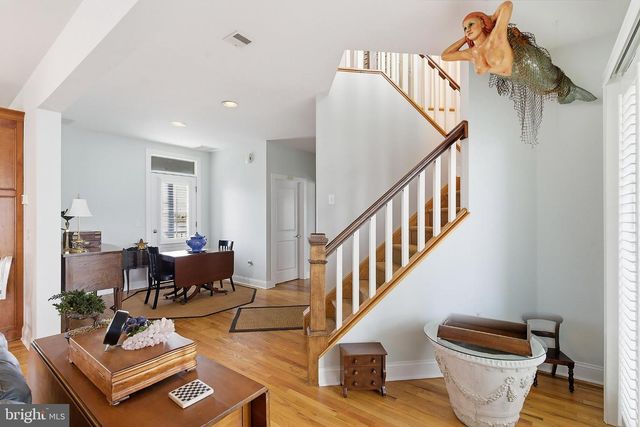 33 SANDS POINT RD, Waretown, NJ 08758