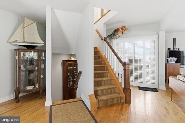 33 SANDS POINT RD, Waretown, NJ 08758