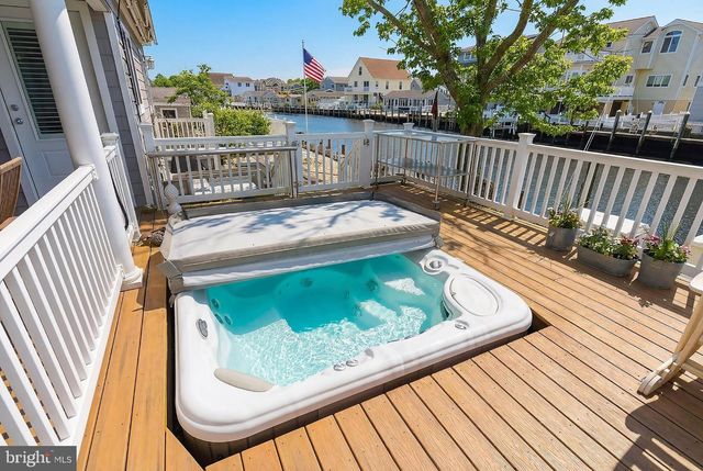 33 SANDS POINT RD, Waretown, NJ 08758