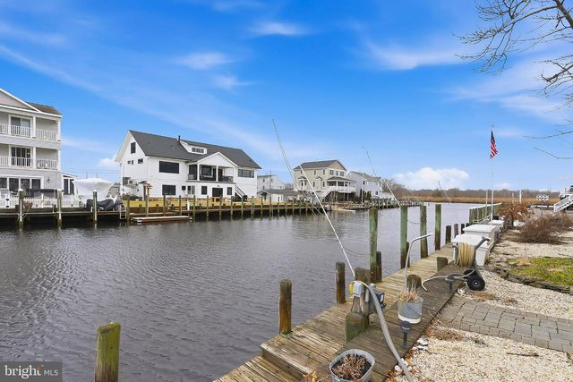 33 SANDS POINT RD, Waretown, NJ 08758
