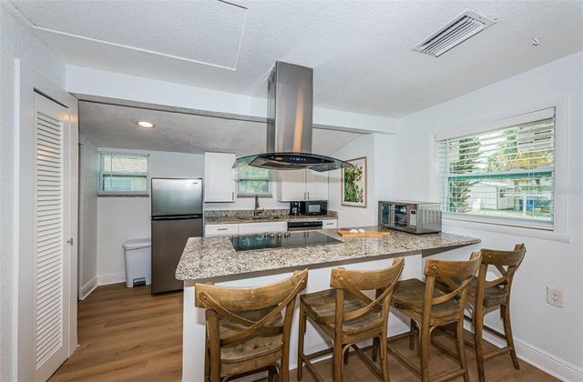 504 70TH AVENUE, St Pete Beach, FL 33706