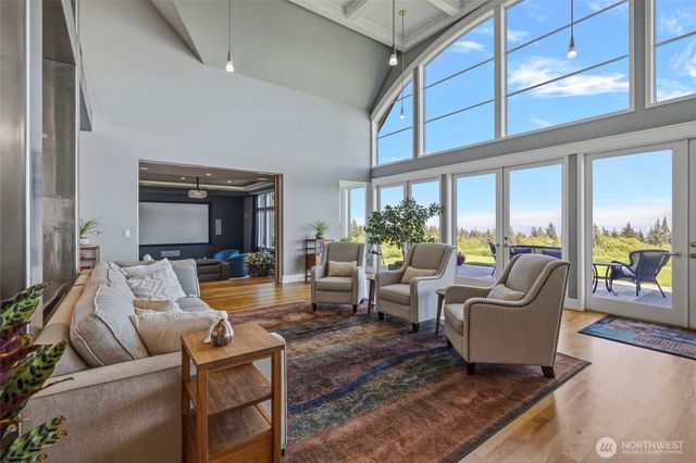 7265 Linda Lane, Clinton, WA 98236