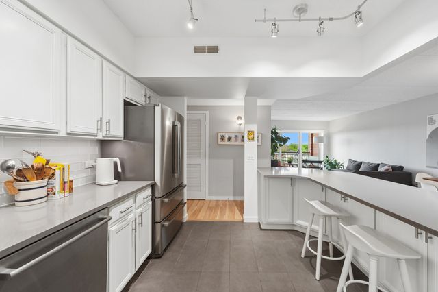 5155 Madison Street 508, Skokie, IL 60077