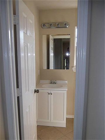 2627 Desoto Square, Houston, TX 77091