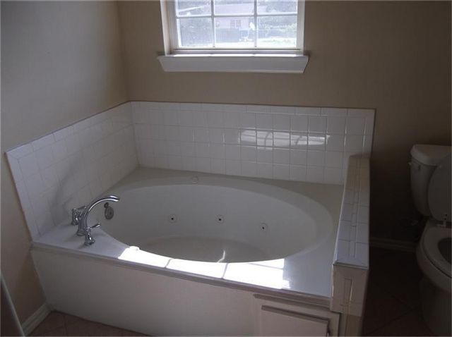 2627 Desoto Square, Houston, TX 77091