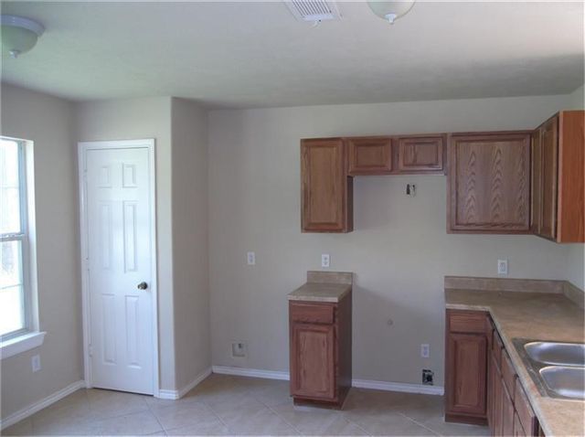 2627 Desoto Square, Houston, TX 77091