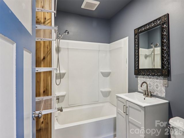 15 Merion Drive, Asheville, NC 28806