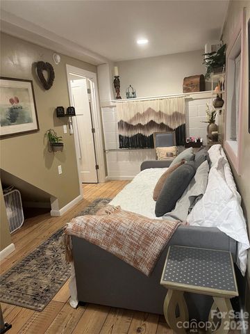 15 Merion Drive, Asheville, NC 28806