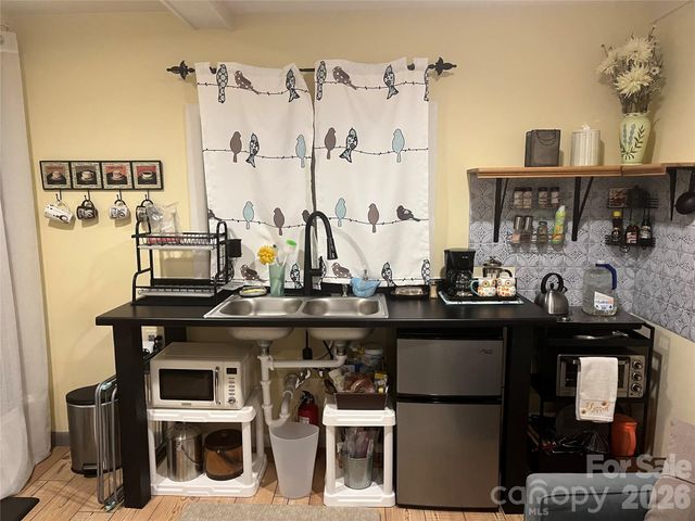 15 Merion Drive, Asheville, NC 28806