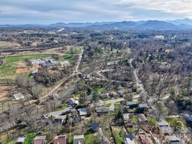 15 Merion Drive, Asheville, NC 28806