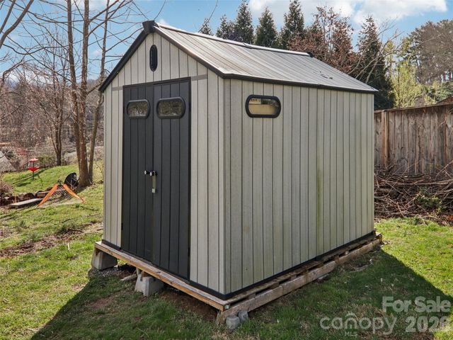 15 Merion Drive, Asheville, NC 28806