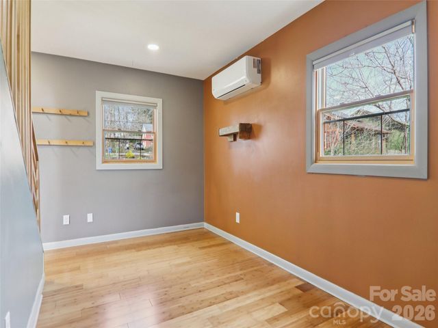 15 Merion Drive, Asheville, NC 28806