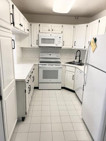 1935 SW Silver Pine Way 117-B2, Palm City, FL 34990