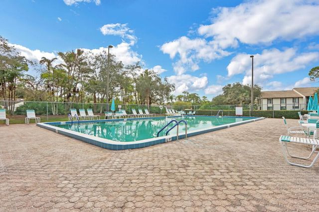 1935 SW Silver Pine Way 117-B2, Palm City, FL 34990