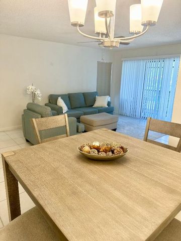 1935 SW Silver Pine Way 117-B2, Palm City, FL 34990