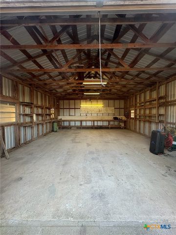 676 County Road 002, Hallettsville, TX 77964