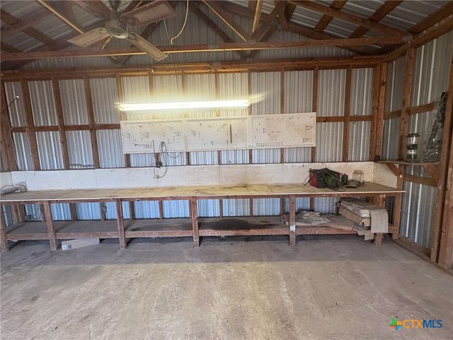 676 County Road 002, Hallettsville, TX 77964