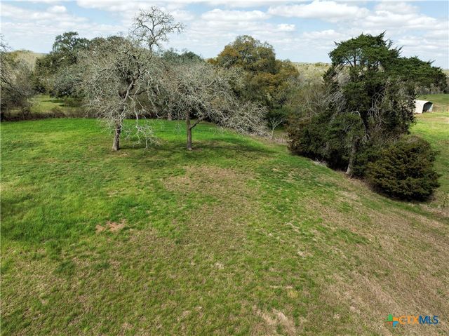 676 County Road 002, Hallettsville, TX 77964