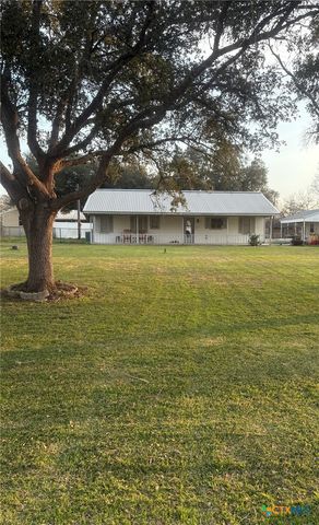 676 County Road 002, Hallettsville, TX 77964