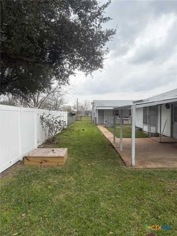 676 County Road 002, Hallettsville, TX 77964