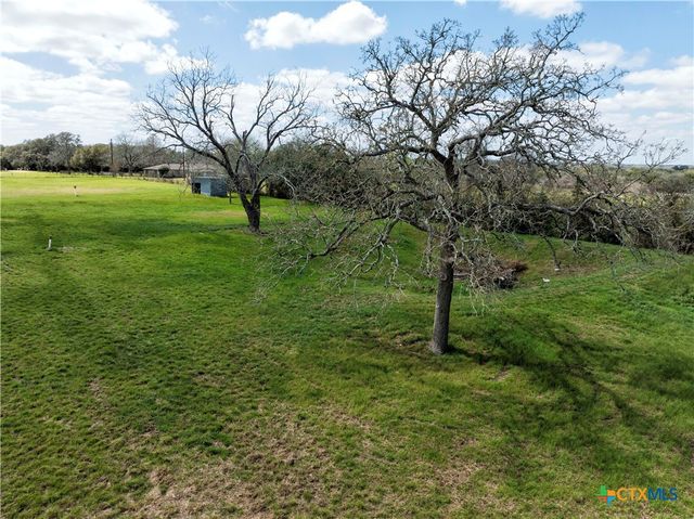 676 County Road 002, Hallettsville, TX 77964