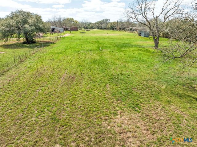 676 County Road 002, Hallettsville, TX 77964