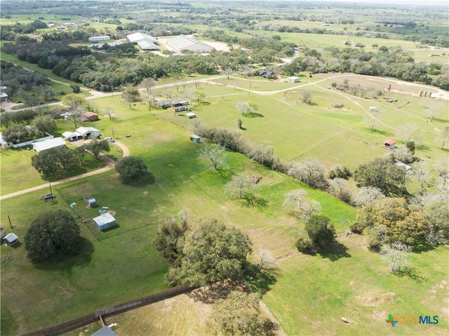 676 County Road 002, Hallettsville, TX 77964