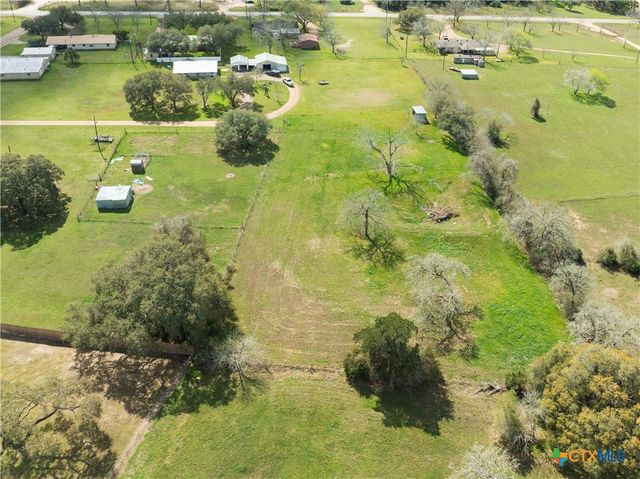 676 County Road 002, Hallettsville, TX 77964