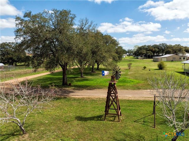 676 County Road 002, Hallettsville, TX 77964