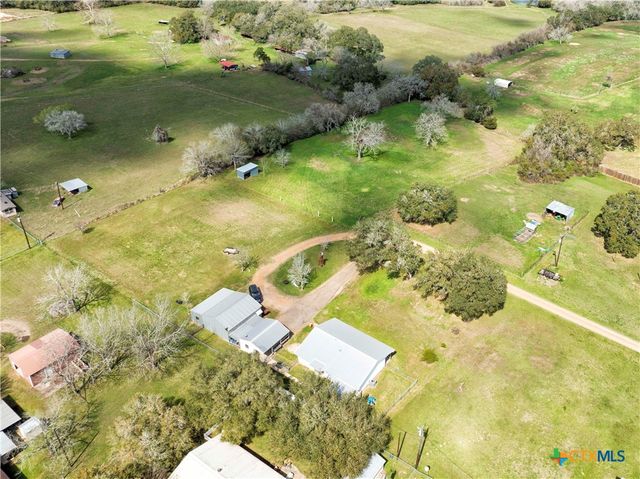 676 County Road 002, Hallettsville, TX 77964