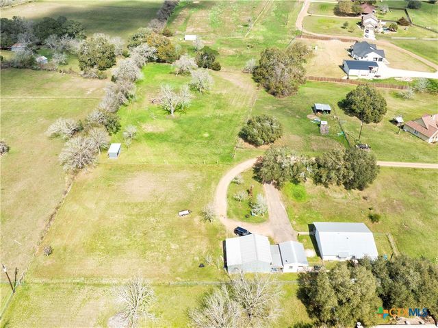 676 County Road 002, Hallettsville, TX 77964