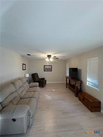 676 County Road 002, Hallettsville, TX 77964