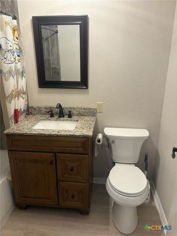 676 County Road 002, Hallettsville, TX 77964