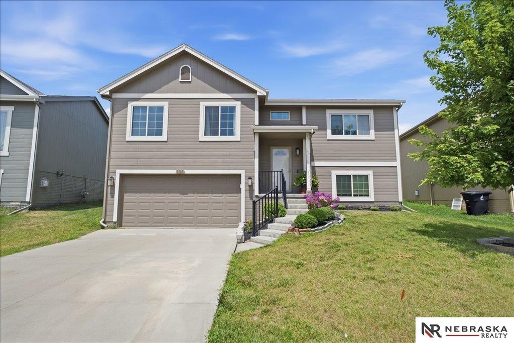 9118 Potter Street, Omaha, NE 68122