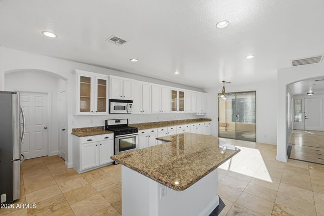 14162 W WOODBRIDGE Avenue, Goodyear, AZ 85395