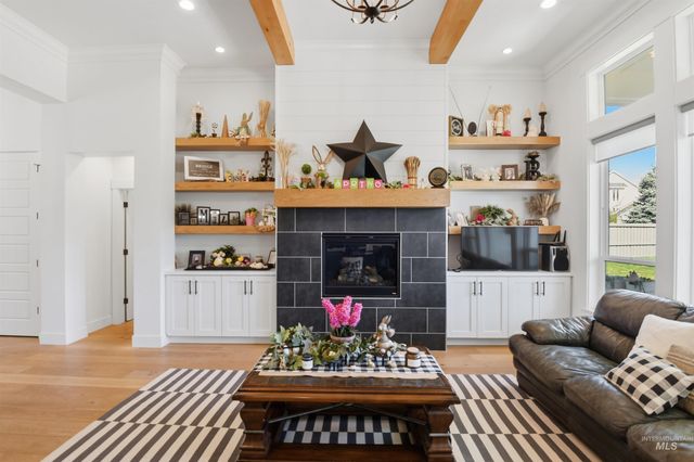 1790 N Black Forest Way, Eagle, ID 83616