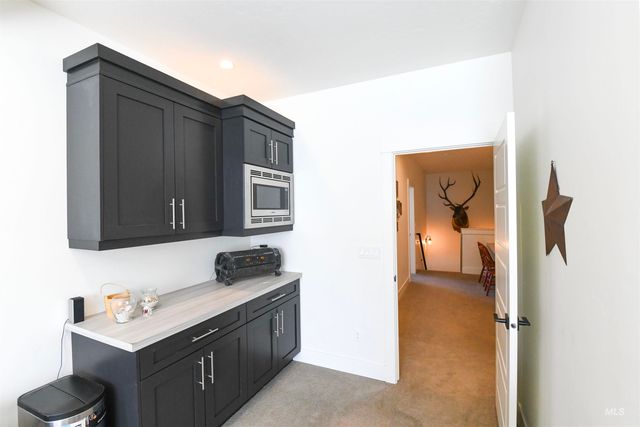 1790 N Black Forest Way, Eagle, ID 83616