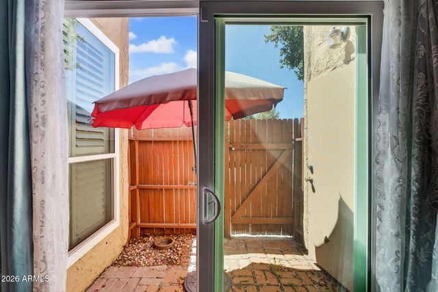 1048 E PUEBLO Road, Phoenix, AZ 85020