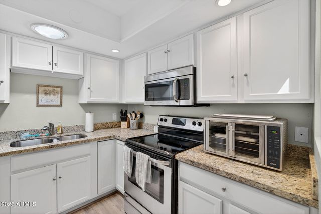 1048 E PUEBLO Road, Phoenix, AZ 85020