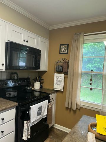 1023 TAYLOR ST, Boonville, MO 65233