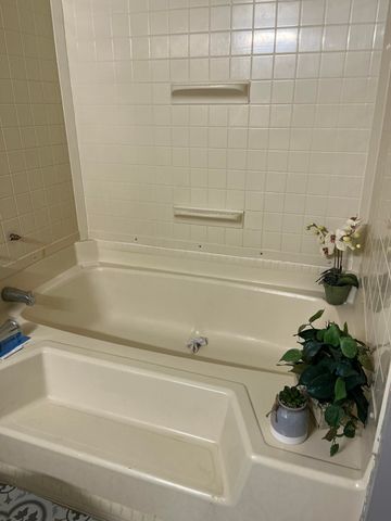 1023 TAYLOR ST, Boonville, MO 65233