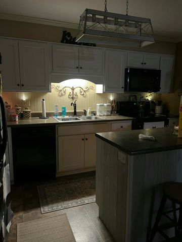 1023 TAYLOR ST, Boonville, MO 65233