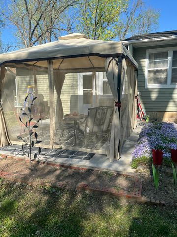 1023 TAYLOR ST, Boonville, MO 65233