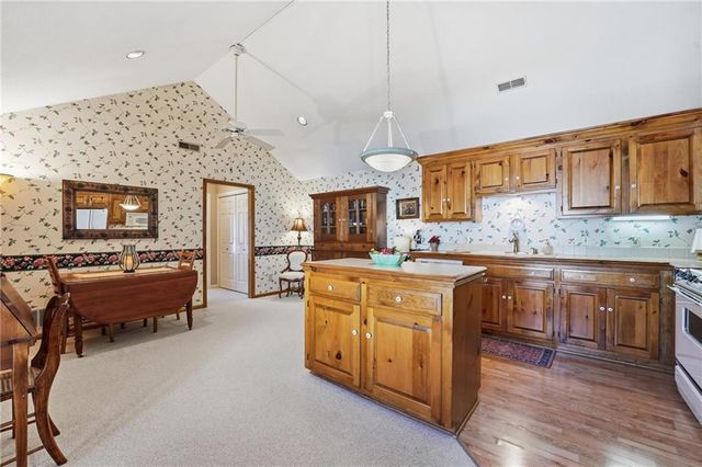 338 Woodlawn Circle, Lawrence, KS 66049