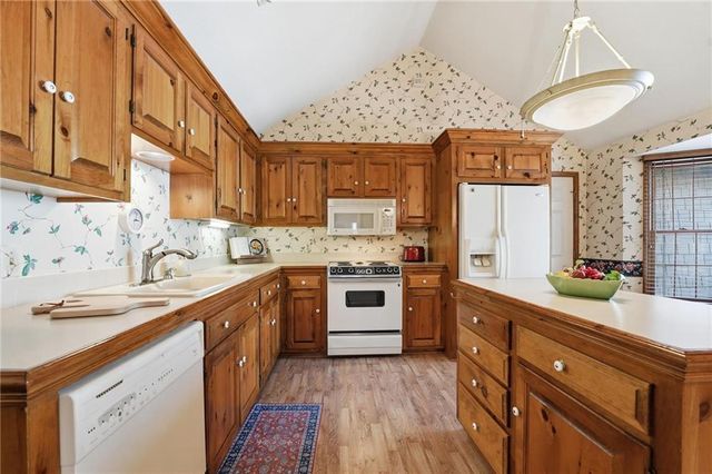 338 Woodlawn Circle, Lawrence, KS 66049