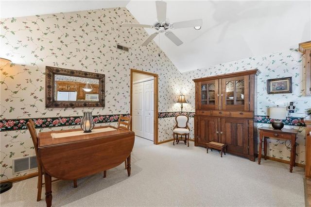 338 Woodlawn Circle, Lawrence, KS 66049