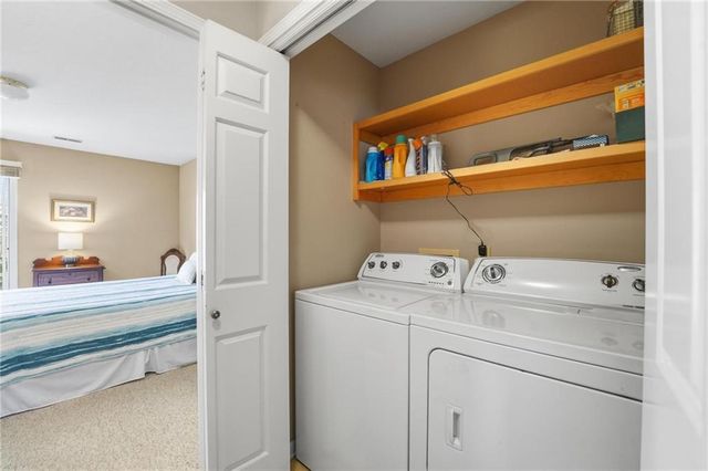 338 Woodlawn Circle, Lawrence, KS 66049