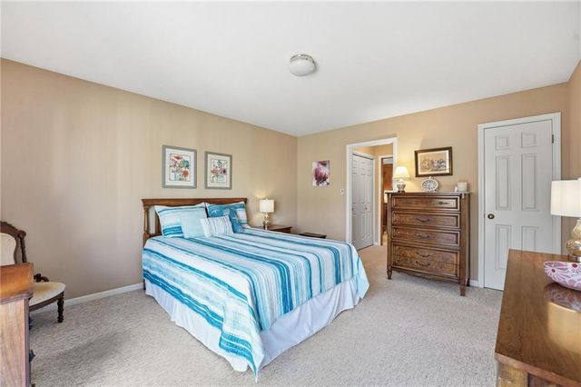 338 Woodlawn Circle, Lawrence, KS 66049